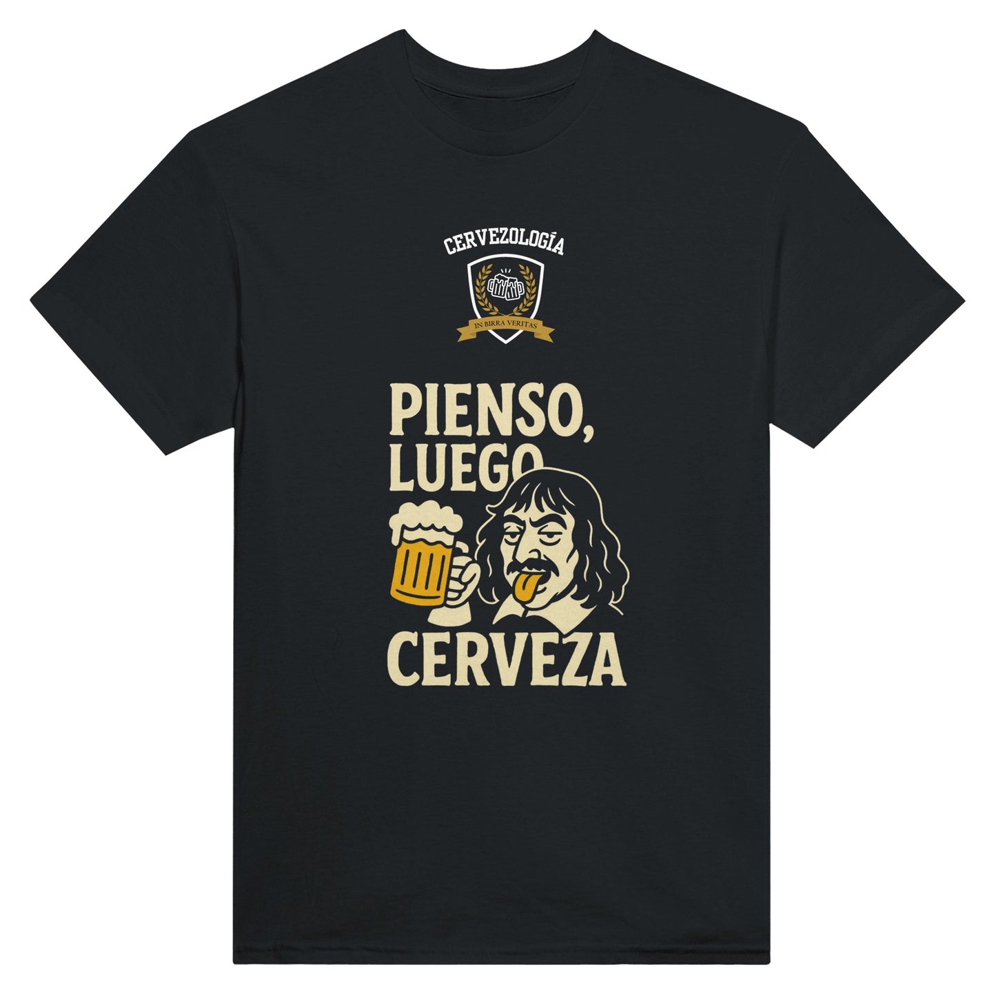 Camiseta negra con estampado frontal “PIENSO, LUEGO CERVEZA” y taza de cerveza