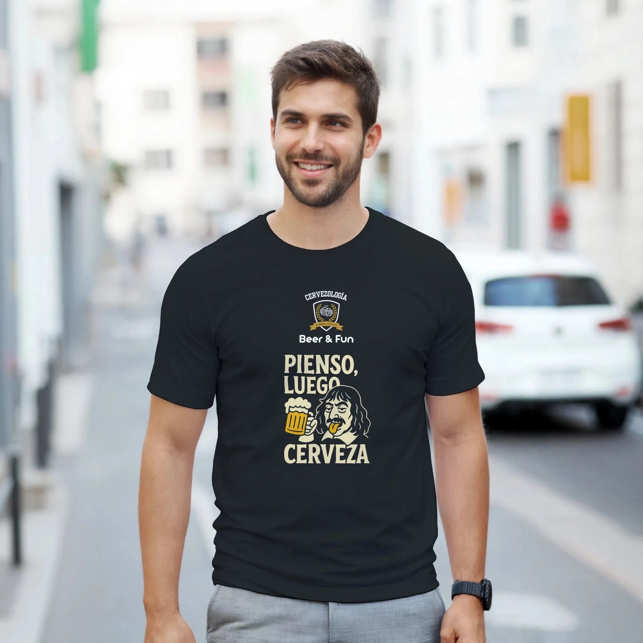 Camiseta cervecera manga corta Pienso, luego cerveza  cervezología