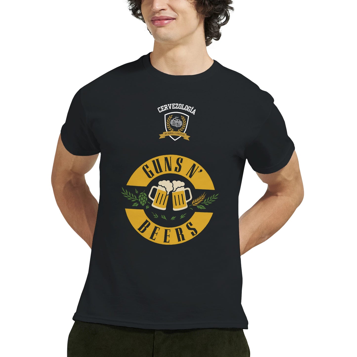 Camiseta negra de hombre con estampado “GUNS N’ BEERS” y emblema CERVEZOLOGIA