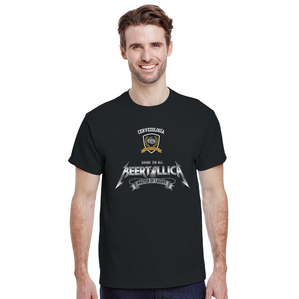 Camiseta negra de hombre con estampado Beertallica al pecho, manga corta.