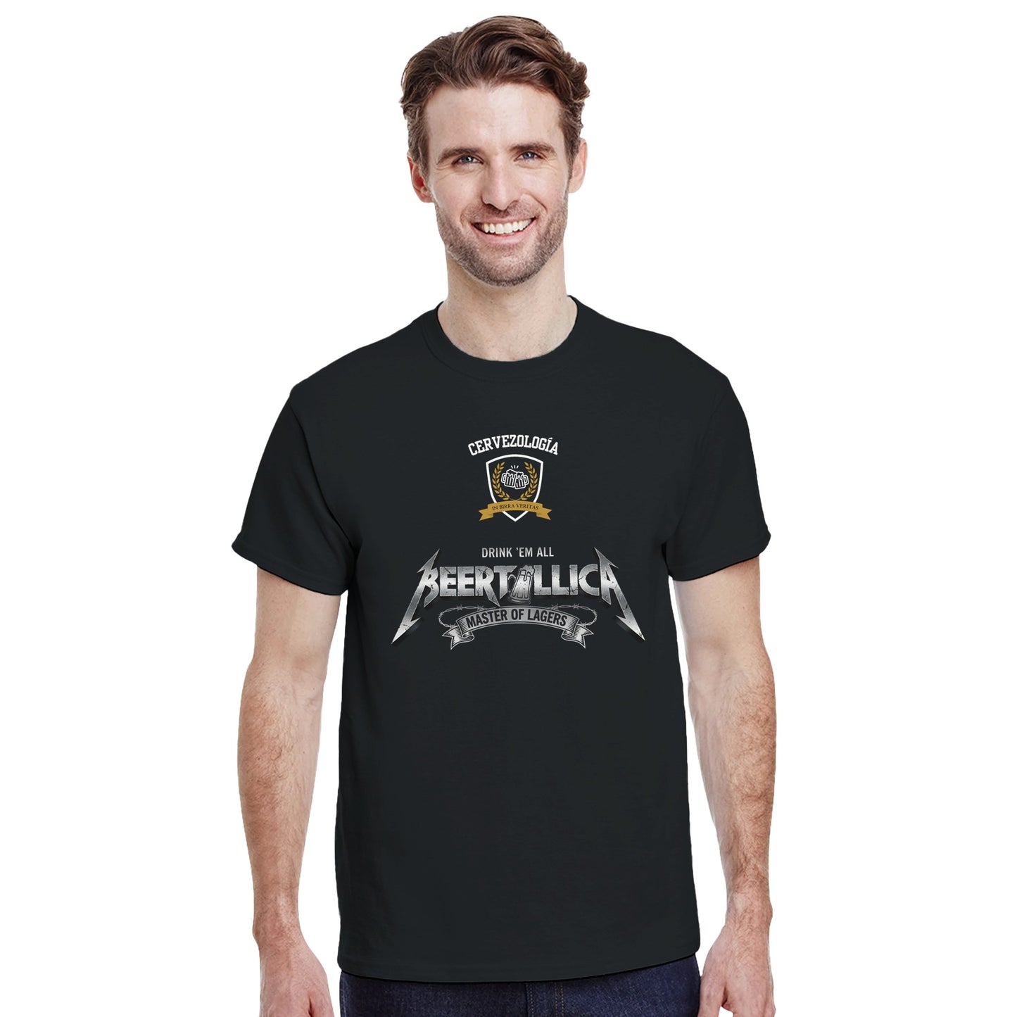 Camiseta negra de hombre con estampado Beertallica al pecho, manga corta.