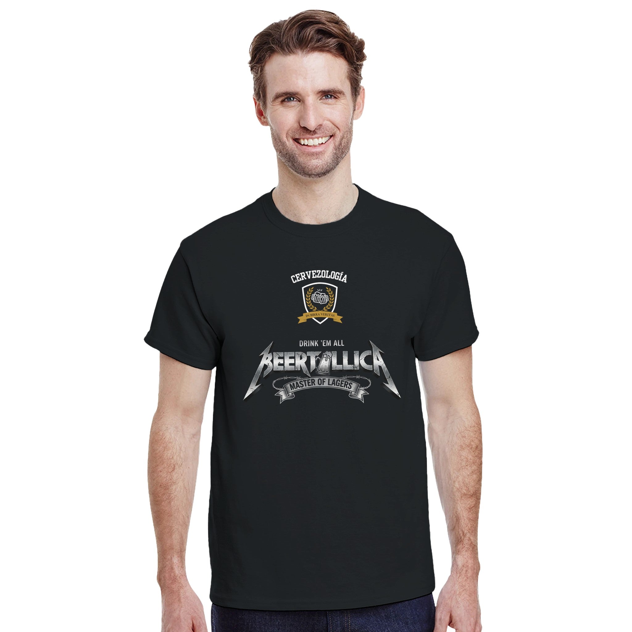 Camiseta negra de hombre con estampado Beertallica al pecho, manga corta.
