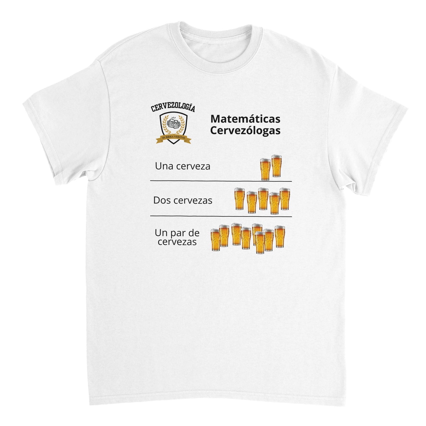 Camiseta blanca de manga corta con estampado de cervezas y “Matemáticas Cervezólogas” en pecho.