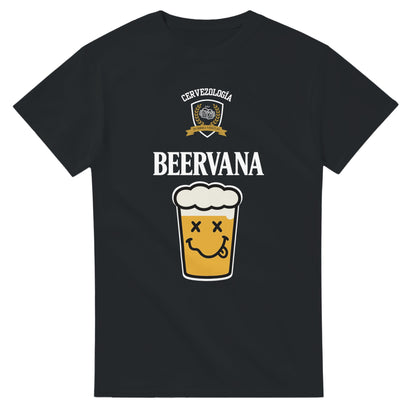 Camiseta negra lisa con estampado centrado de vaso de cerveza sonriente y texto.