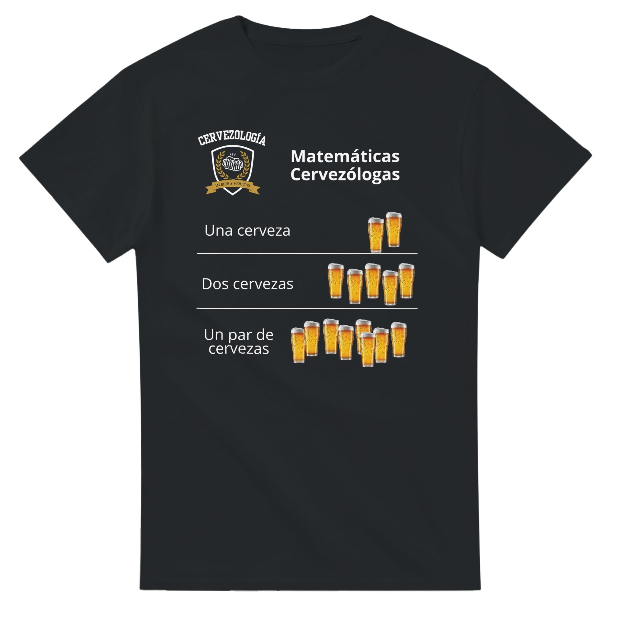 Camiseta negra de manga corta con estampado de cervezas y texto “Matemáticas Cervezólogas”.