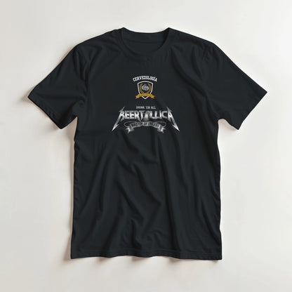 Camiseta negra con cuello redondo y estampado Beertallica al centro del pecho.