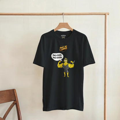 Camiseta negra con estampa «NO PAIN NO GAIN» y personaje con mancuernas.