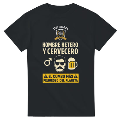 Camiseta negra con estampado central “HOMBRE HETERO Y CERVECERO” y vaso de cerveza.