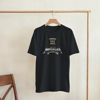 Camiseta negra con estampado Beertallica tipo emblema al centro, manga corta.