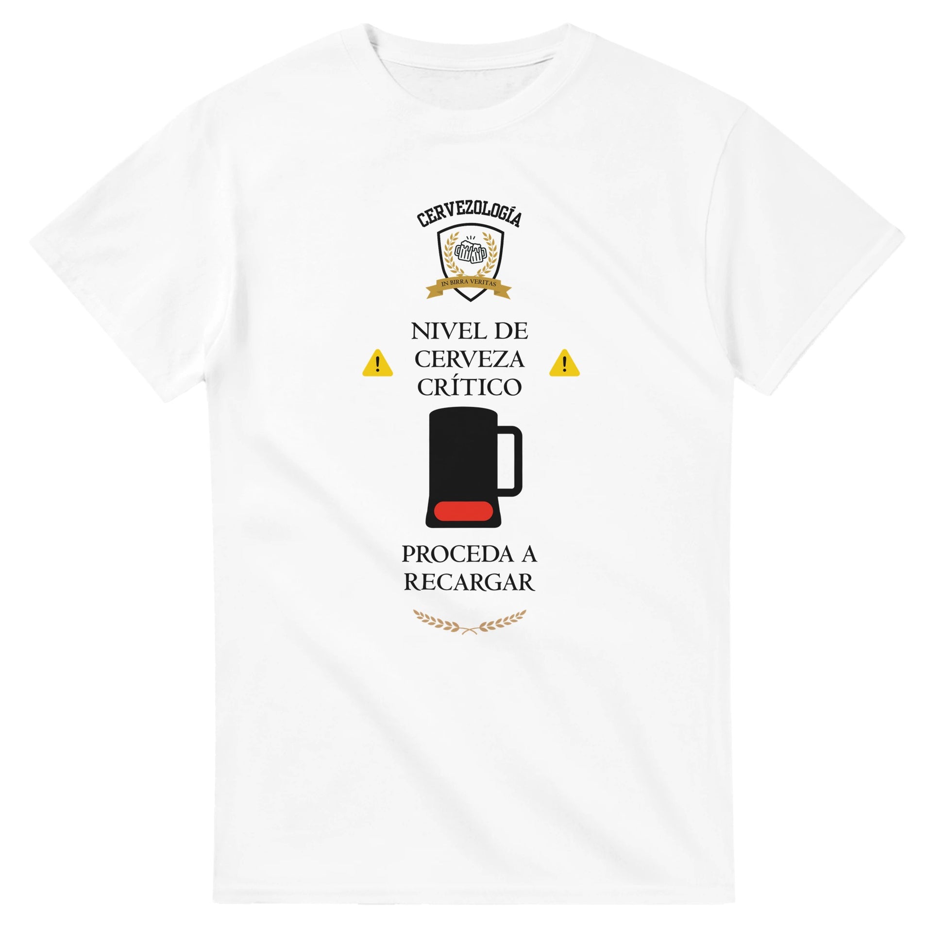 Camiseta blanca con estampado de vaso de cerveza y texto 'Proceda a recargar'