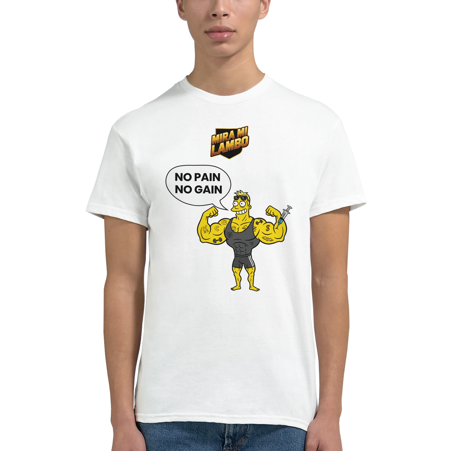 Camiseta blanca con estampa «NO PAIN NO GAIN» y personaje con mancuernas.