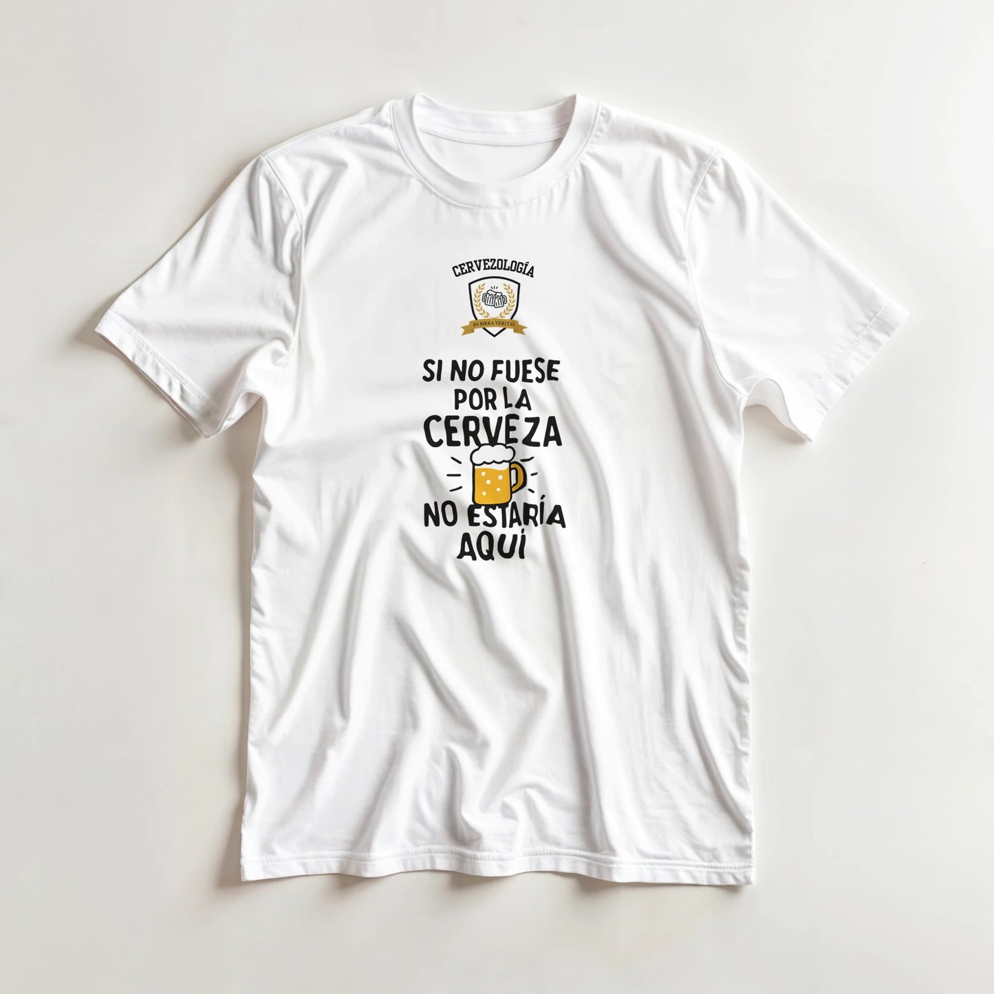 Camiseta blanca de manga corta con estampado de cerveza y texto en el pecho