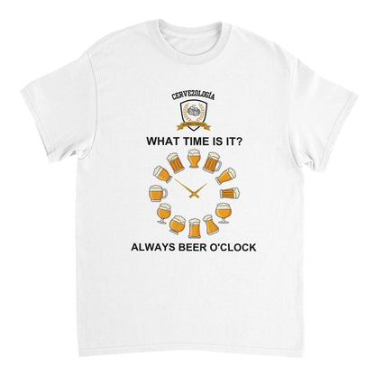 Camiseta blanca con estampado de cerveza y texto "Always Beer O'Clock"