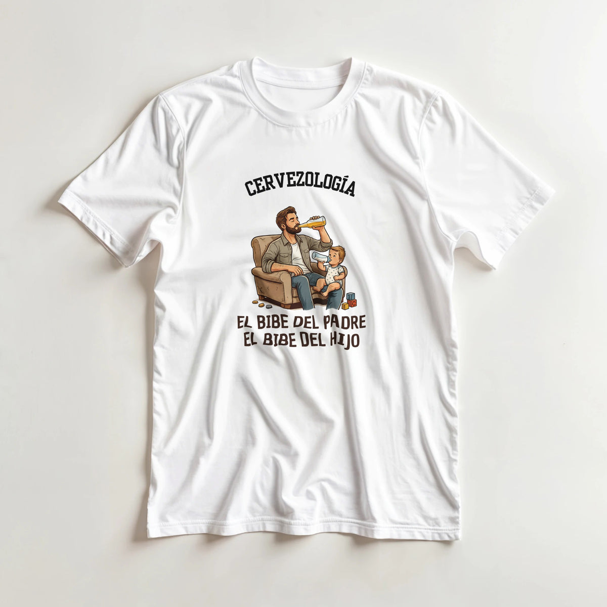 Camiseta blanca extendida, estampado central de padre con bebé y biberón