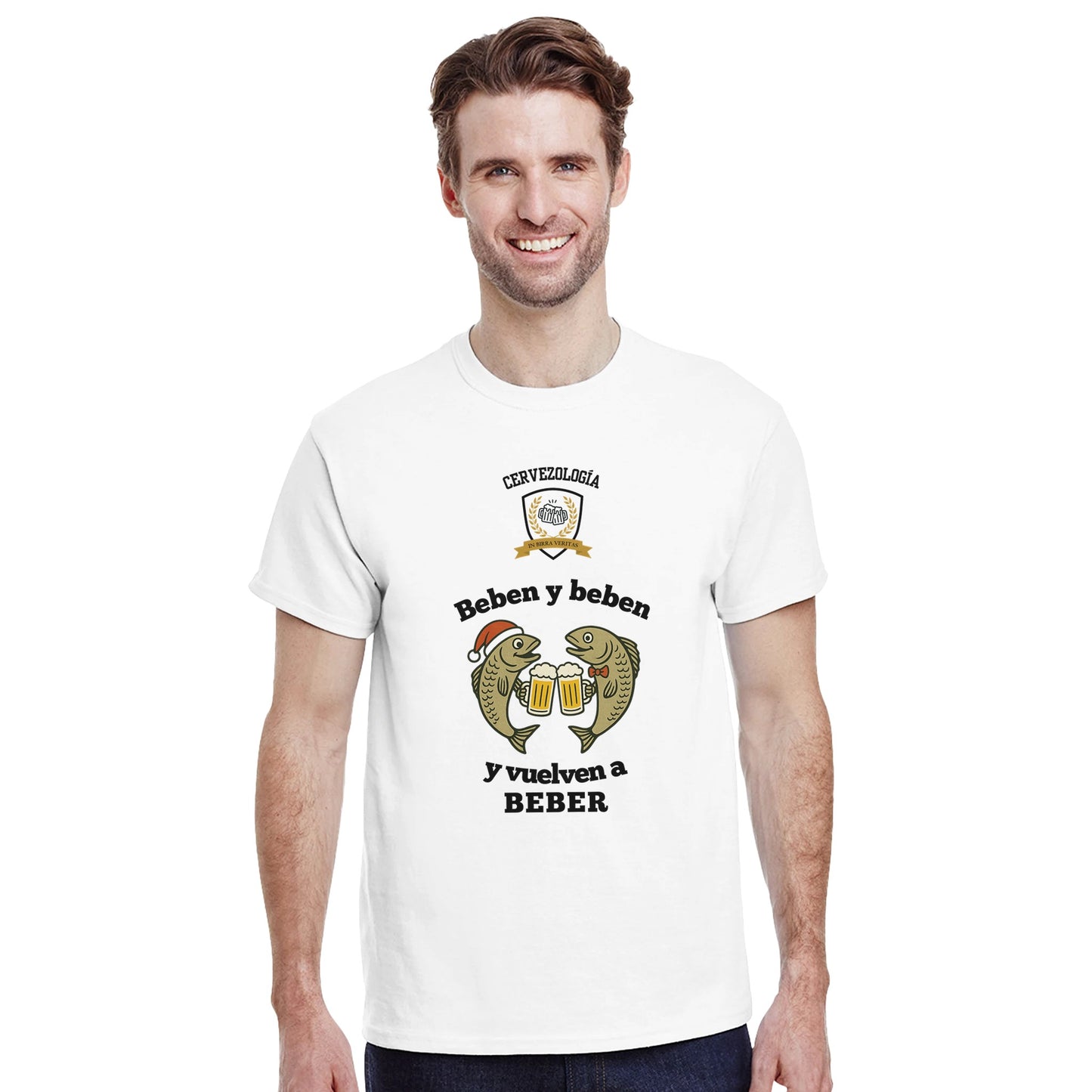 Camiseta blanca con estampado cervecero de dos peces y texto «y vuelven a BEBER»