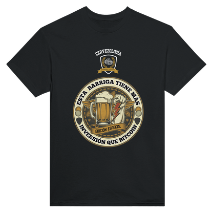 Camiseta negra de manga corta con estampado cervecero circular y logo superior