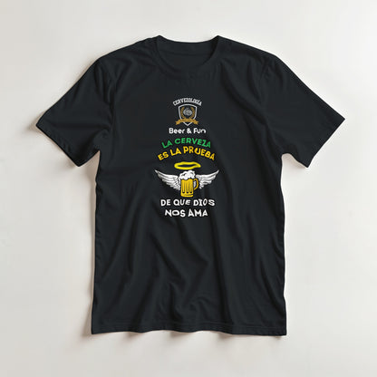 Camiseta negra lisa con estampado cervecería: taza de cerveza, alas y texto "La cerveza es la prueba"