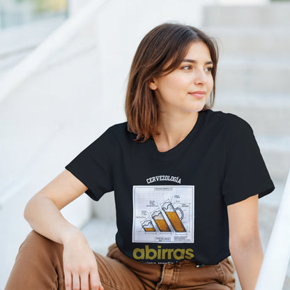 Camiseta Abirras negra con estampado frontal cervezología, cuello redondo y manga corta