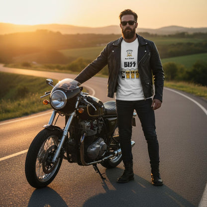 Camiseta blanca con estampado B167 y vasos de cerveza, usada por motorista
