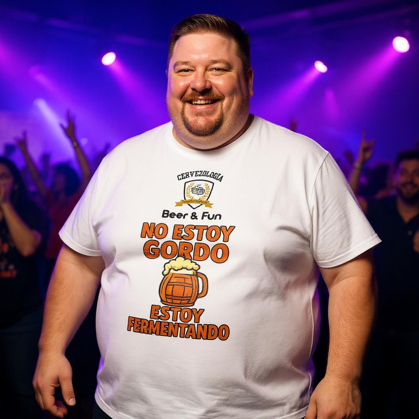 Camiseta blanca de manga corta con estampado de cerveza y texto «No estoy gordo»