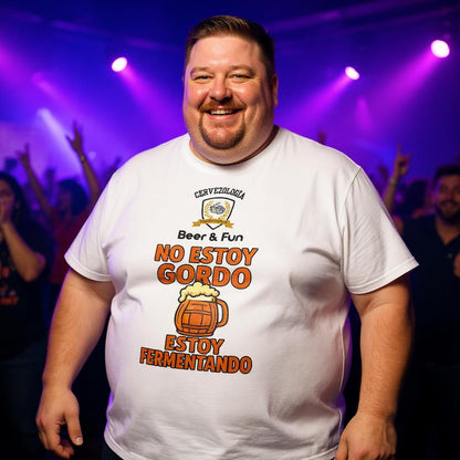 Camiseta blanca de manga corta con estampado de cerveza y texto «No estoy gordo»